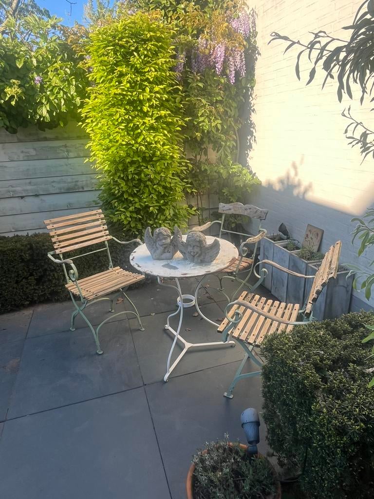 3 gietijzeren tuinstoelen met houten zitting en rugleuning, Ophalen, Overige materialen, Gebruikt, 3 zitplaatsen