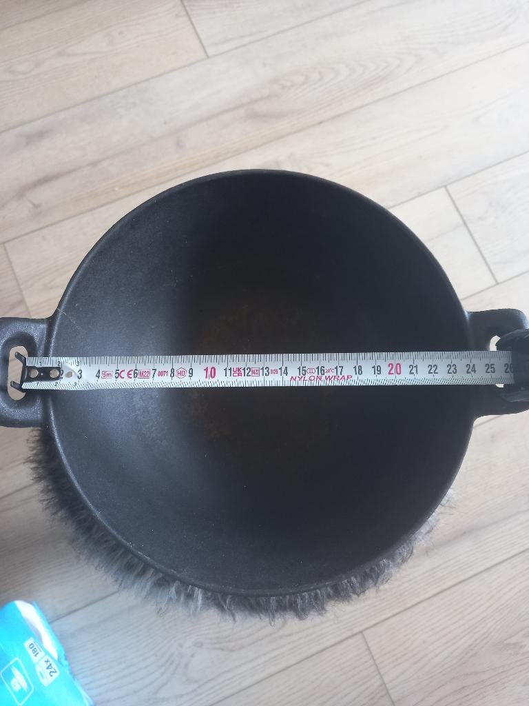 Gietijzeren wokpan 25cm, Ophalen of Verzenden, Zo goed als nieuw, Gietijzer, Wok