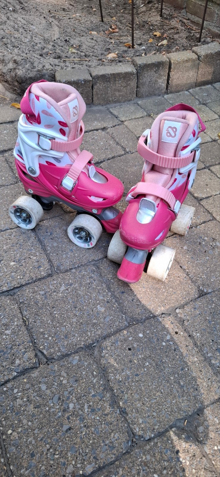 Nijdam rolschaatsen met beschermers - Maat 29-32, Kinderen en Baby's, Speelgoed | Buiten | Rolschaatsen, Ophalen, Verstelbaar