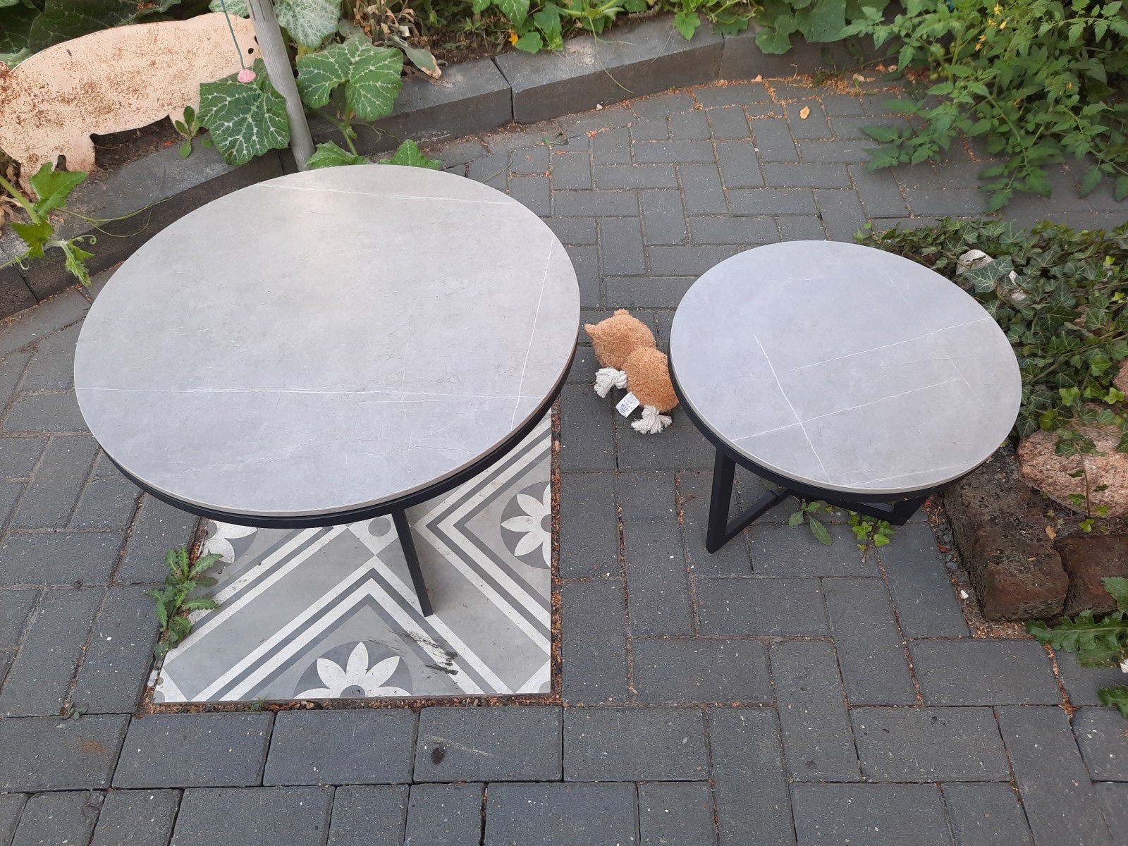 Set van 2 Bijna Nieuwe Salontafels - Rond Grijs, Ophalen, 50 tot 100 cm, Overige materialen, Rond