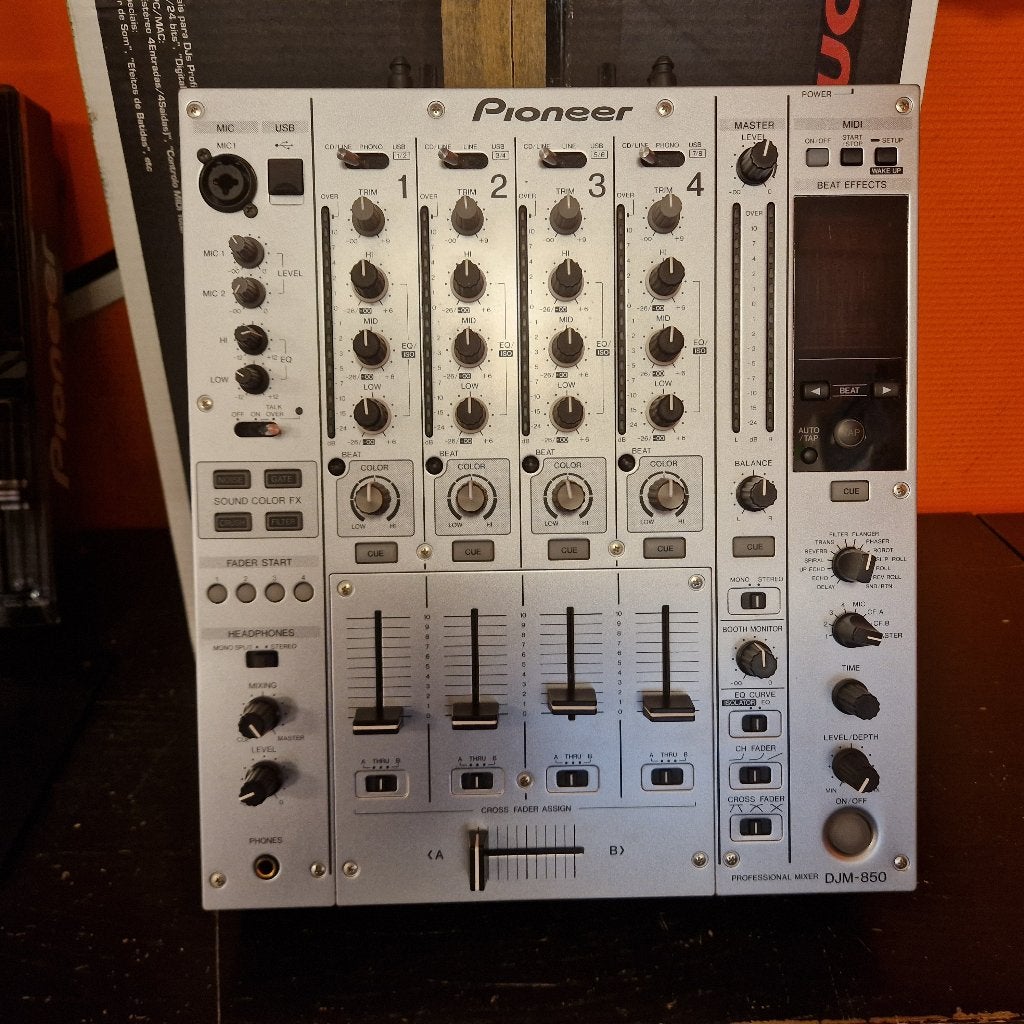 Pioneer DJM-850 Mixer Nu voor maar €624.99, Ophalen of Verzenden, Zo goed als nieuw, Minder dan 5 kanalen