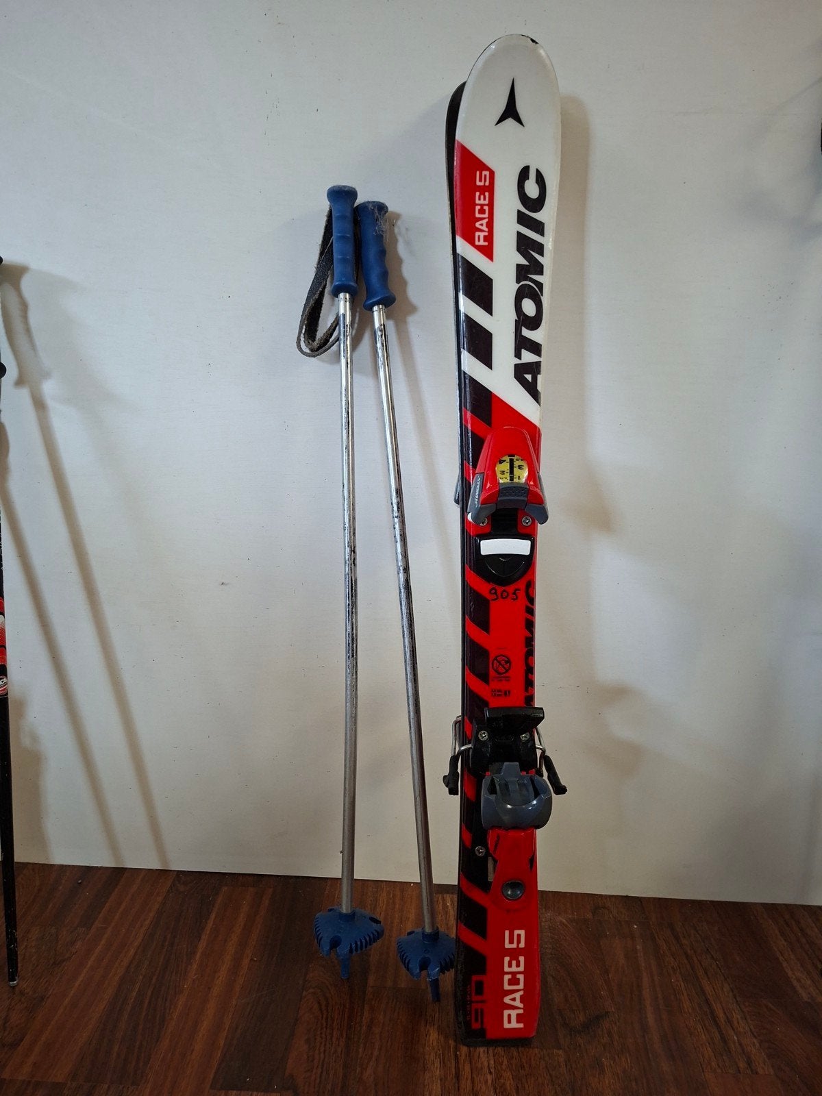 Atomic Race 5 ski's met bindingen en skistokken, Gebruikt, Ophalen of Verzenden, Atomic, Skiën