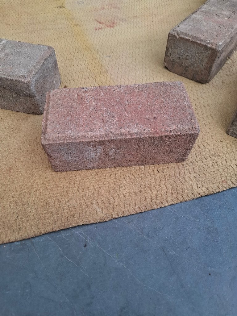 Betonklinkers standaardformaat 21x10,5x8, Tuin en Terras, Tegels en Klinkers, Ophalen, Gebruikt, Beton, Klinkers