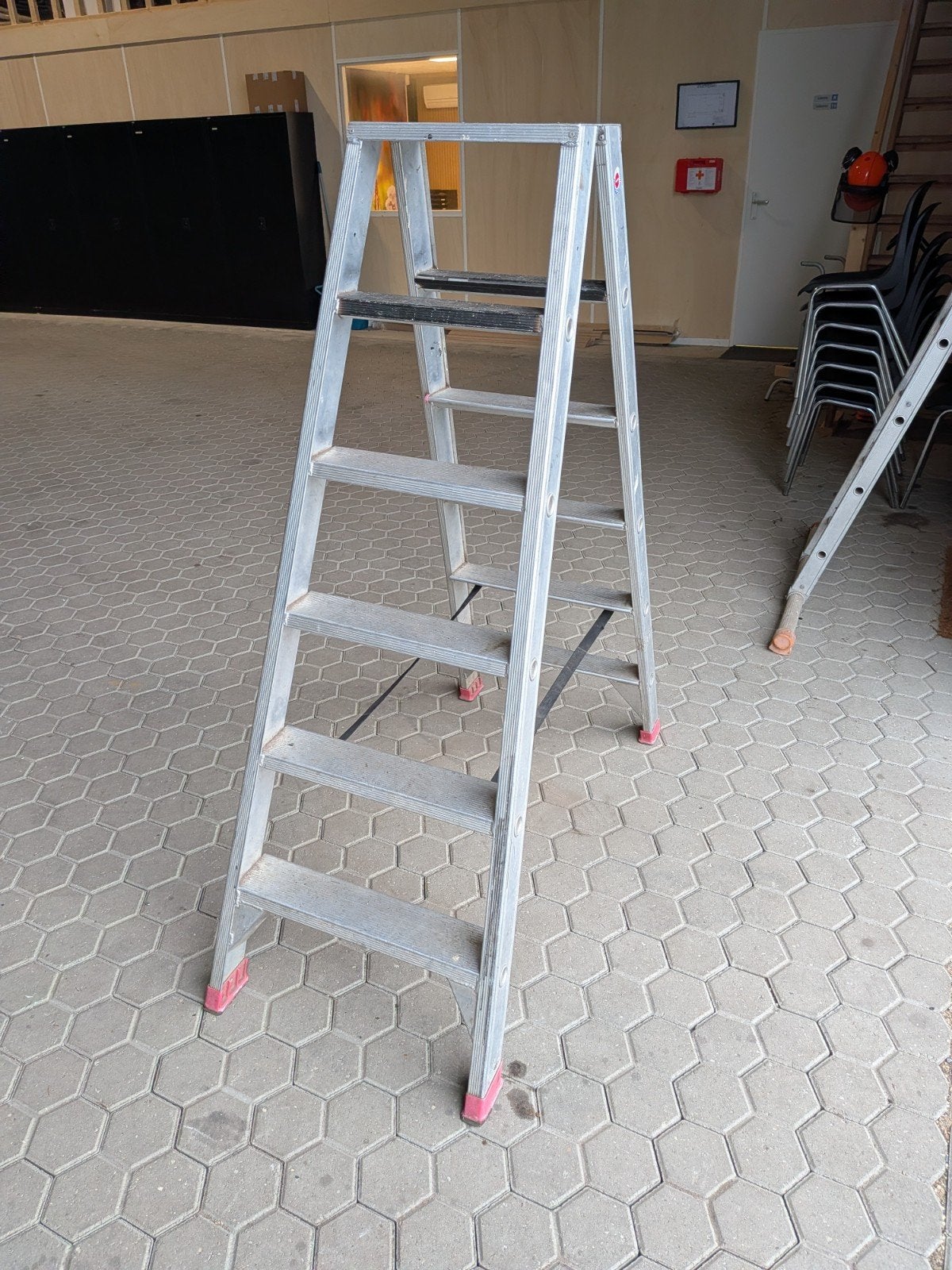 Stevige aluminium Altrex trap, Doe-het-zelf en Verbouw, Ophalen, Gebruikt, Trap, Minder dan 2 meter
