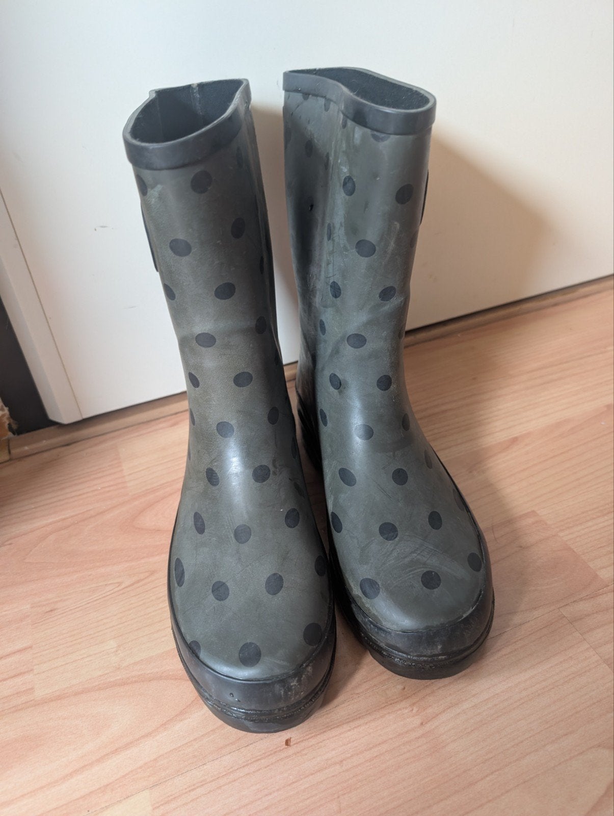 Leuke regenlaarzen met stippen - Maat 37, Ophalen, Gedragen, Grijs, Regenlaarzen