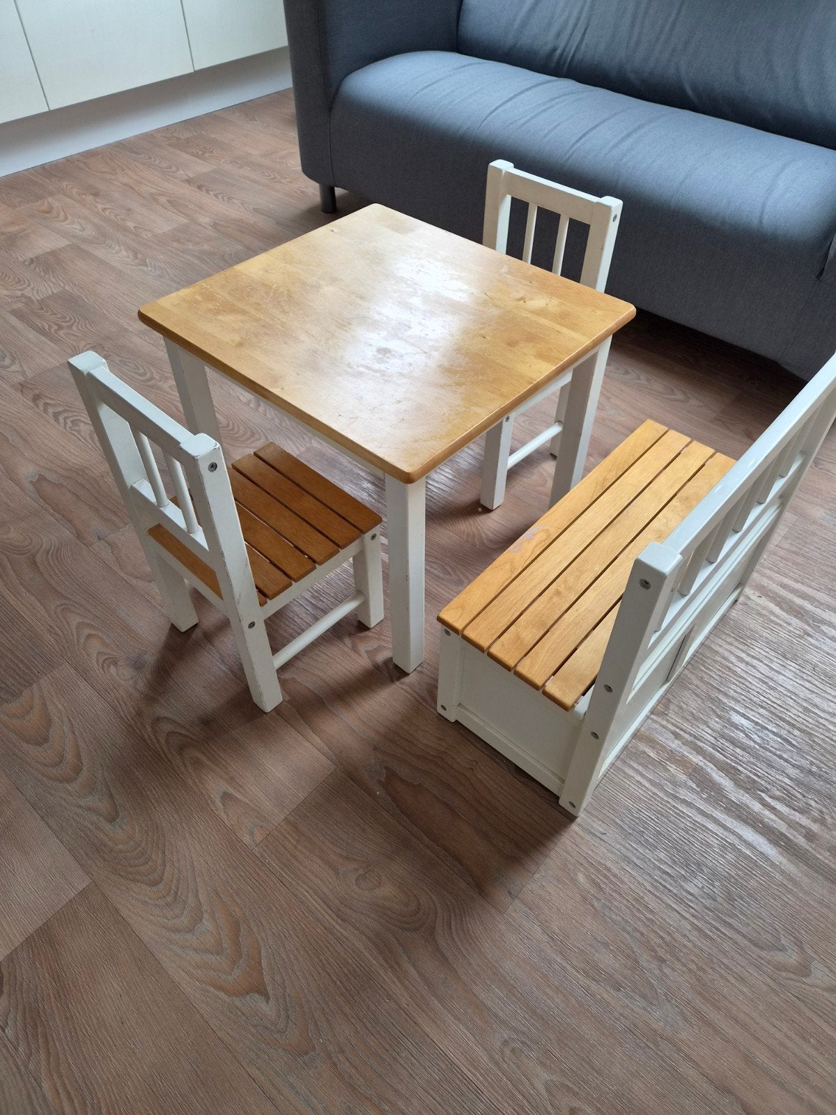 Kinder tafel met 2 stoelen en bankje, Ophalen, Gebruikt, Tafel(s) en Stoel(en)