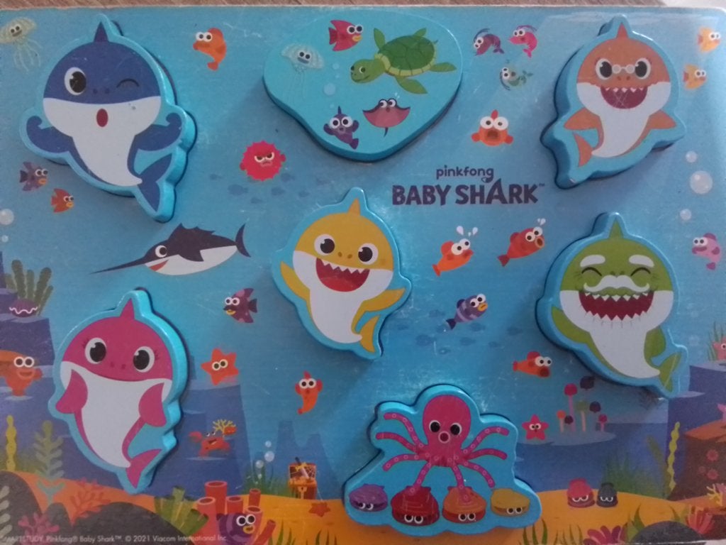 Houten leg puzzel babyshark voor baby's/peuters, Ophalen, Minder dan 10 stukjes, Zo goed als nieuw, 6 maanden tot 2 jaar