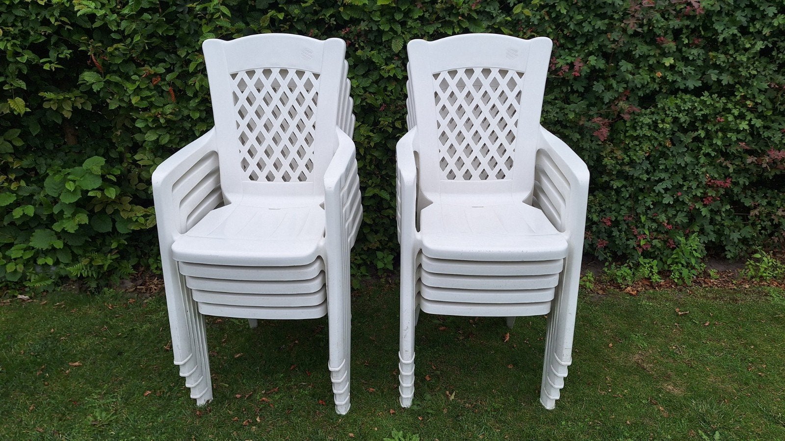 10 Sieger Lotus stapelbare tuinstoelen - doe een bod!, Ophalen, Gebruikt, Kunststof, Stapelbaar