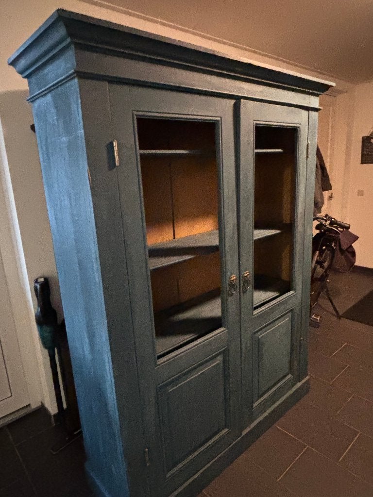 Foto 6 van Vintage houten kast | Servieskast | Painting the Past