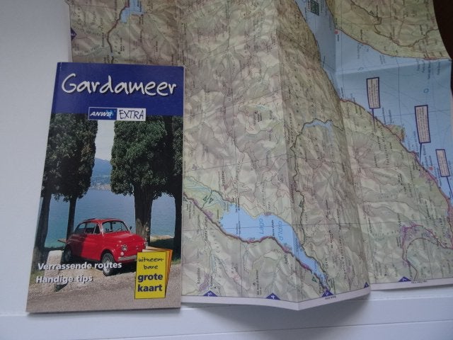 Gardameer ; anwb extra reisgids , met de wegenkaart, Gelezen, Europa, Ophalen of Verzenden, Reisgids of -boek