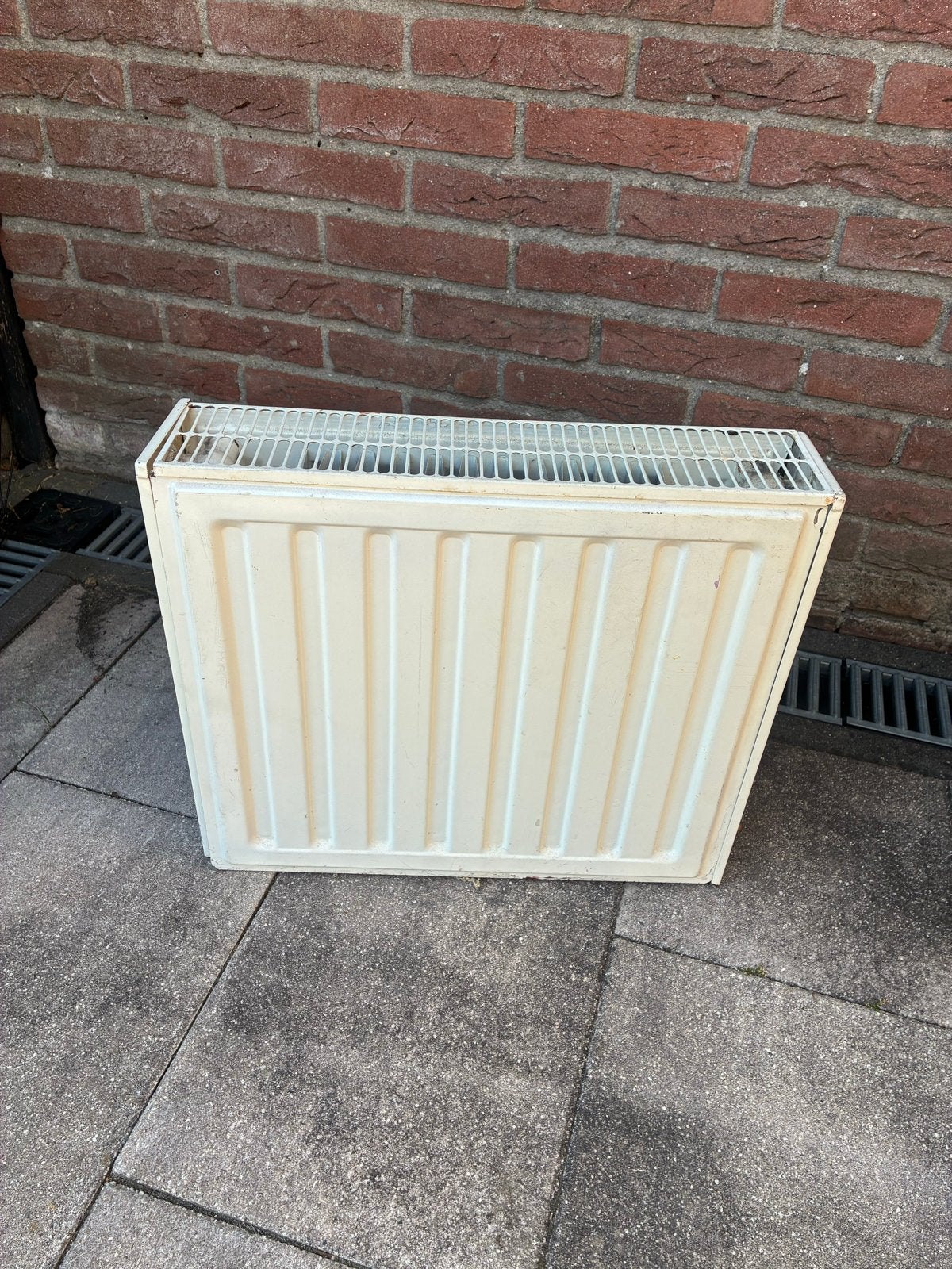 2x Radiator: 45x41 cm en 63x50 cm - Bieden voor beide, Doe-het-zelf en Verbouw, Verwarming en Radiatoren, Ophalen, 30 tot 80 cm