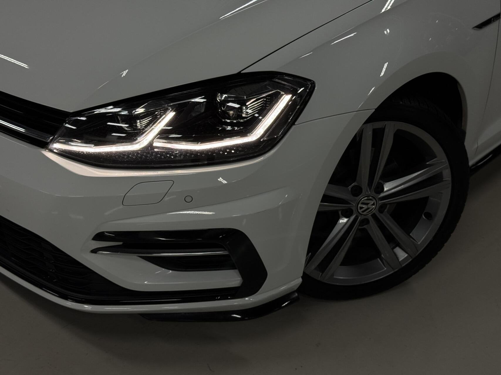 Volkswagen Golf 1.4 TSI 2x R-Line|Dyn|Virtual|Carplay|Camera, Gebruikt, Euro 6, 4 cilinders, Wit