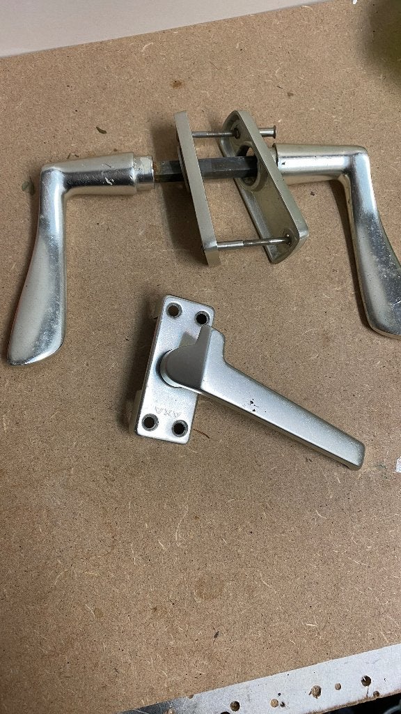 Deurklinken set met raamklink - Gebruikt, Doe-het-zelf en Verbouw, Hang- en Sluitwerk, Ophalen of Verzenden, Gebruikt, Chroom