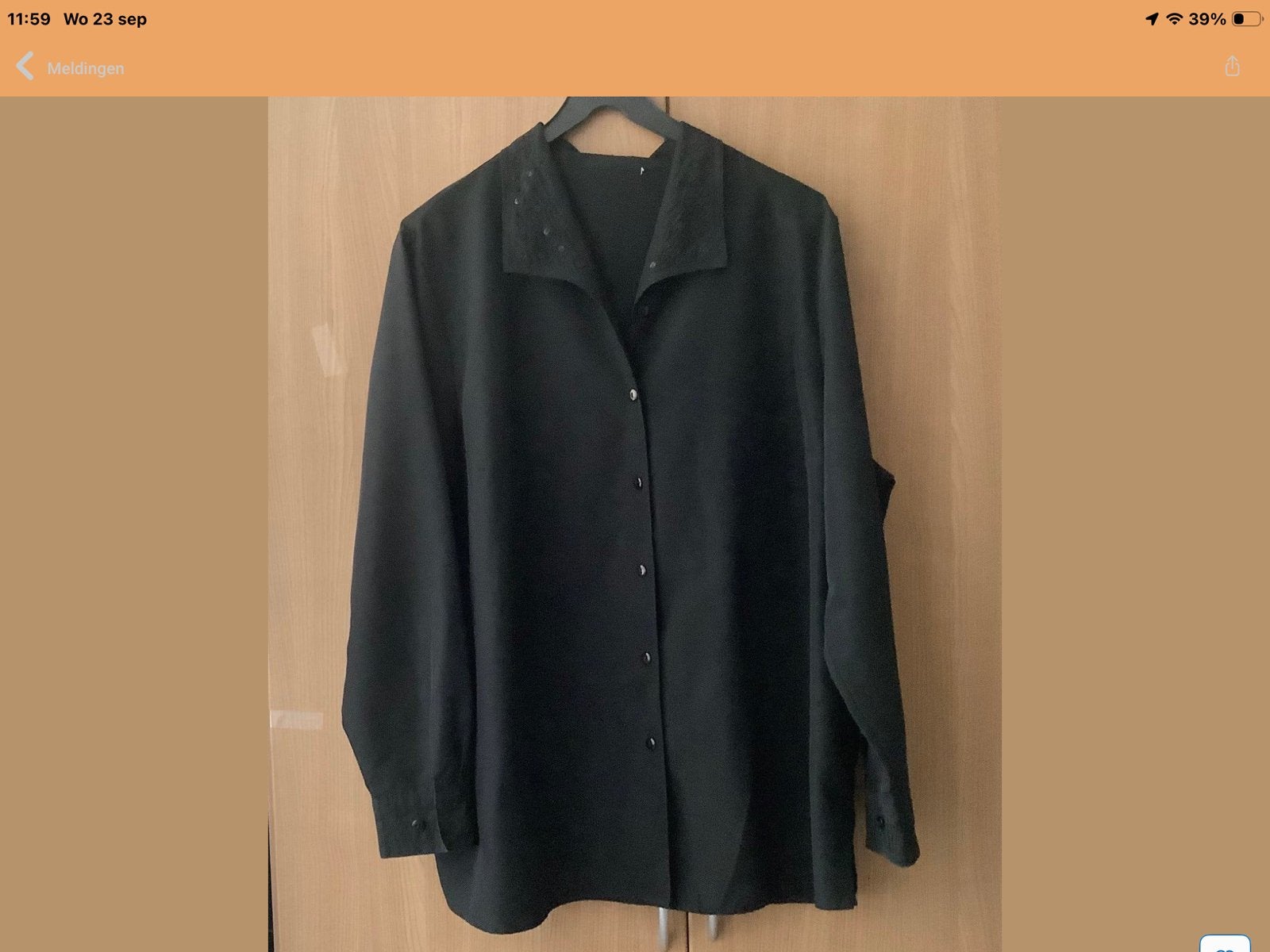 Zwarte blouse met pailletten op manchet en kraag, Verzenden, Nieuw, Maat 46/48 (XL) of groter, Zwart