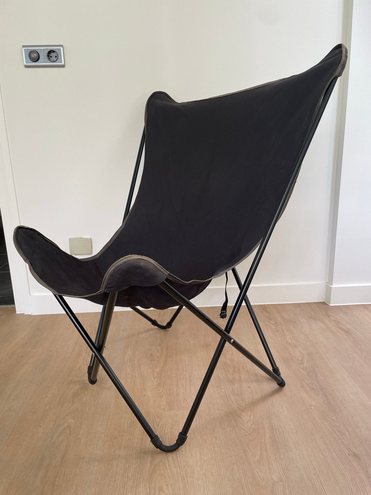 Opvouwbare campingstoel met zwart metalen frame, Ophalen, Gebruikt, Campingstoel