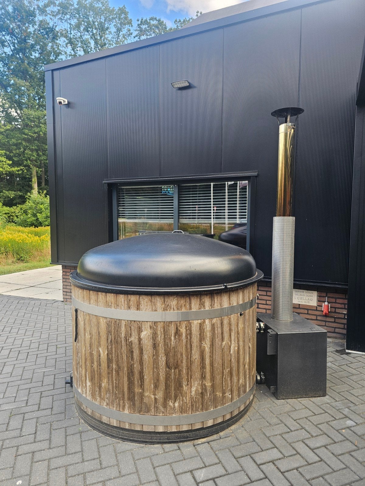Kirami Hottub met externe kachel en afdekhoes, Tuin en Terras, Bubbelbaden en Hottubs, Ophalen, Gebruikt, Afdekzeil, Vast