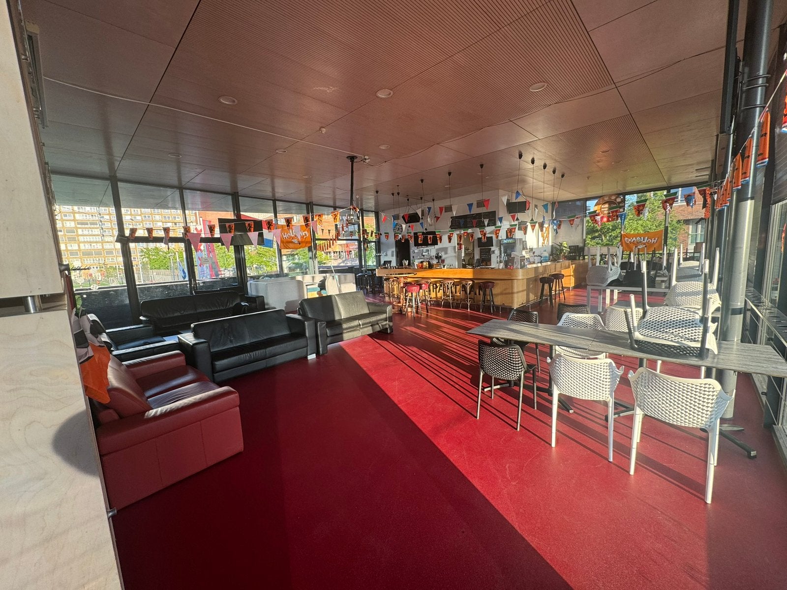 Per direct: Zaal te huur / ter beschikking in Amsterdam, Diensten en Vakmensen, Verhuur | Zalen en Feestlocaties, Bruiloft- of Feestlocatie