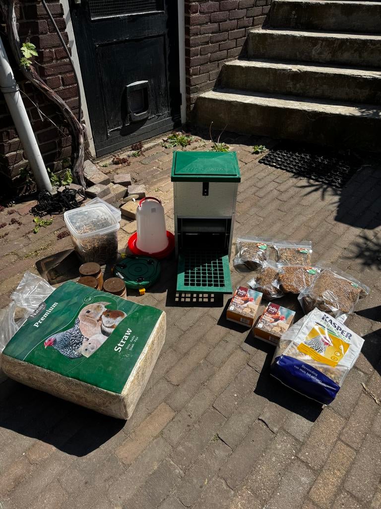 Kippenvoer, drinkbar, dispenser met pedaal, Dieren en Toebehoren, Pluimvee | Toebehoren, Ophalen, Zo goed als nieuw, Drinken en Voederen