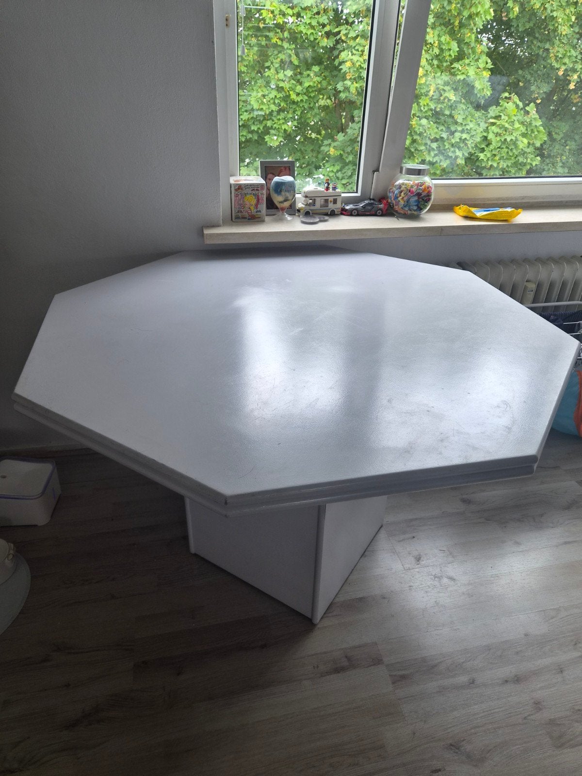 Mooie achthoekige eetkamertafel - Gratis af te halen, Huis en Inrichting, Ophalen, Gebruikt, Overige vormen, Vier personen