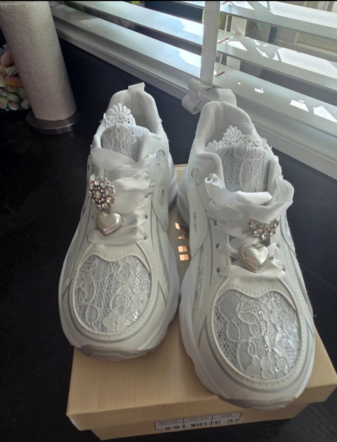 Nieuwe witte Mix Feel sneakers met kant en bling bling, Mix feel, Ophalen of Verzenden, Nieuw, Wit