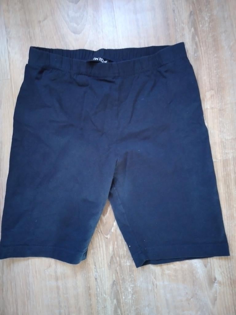 Nette donkerblauw fietsbroekje van Europe Kids maat 140, Kinderen en Baby's, Kinderkleding | Maat 140, Broek, Gebruikt, Europe Kids