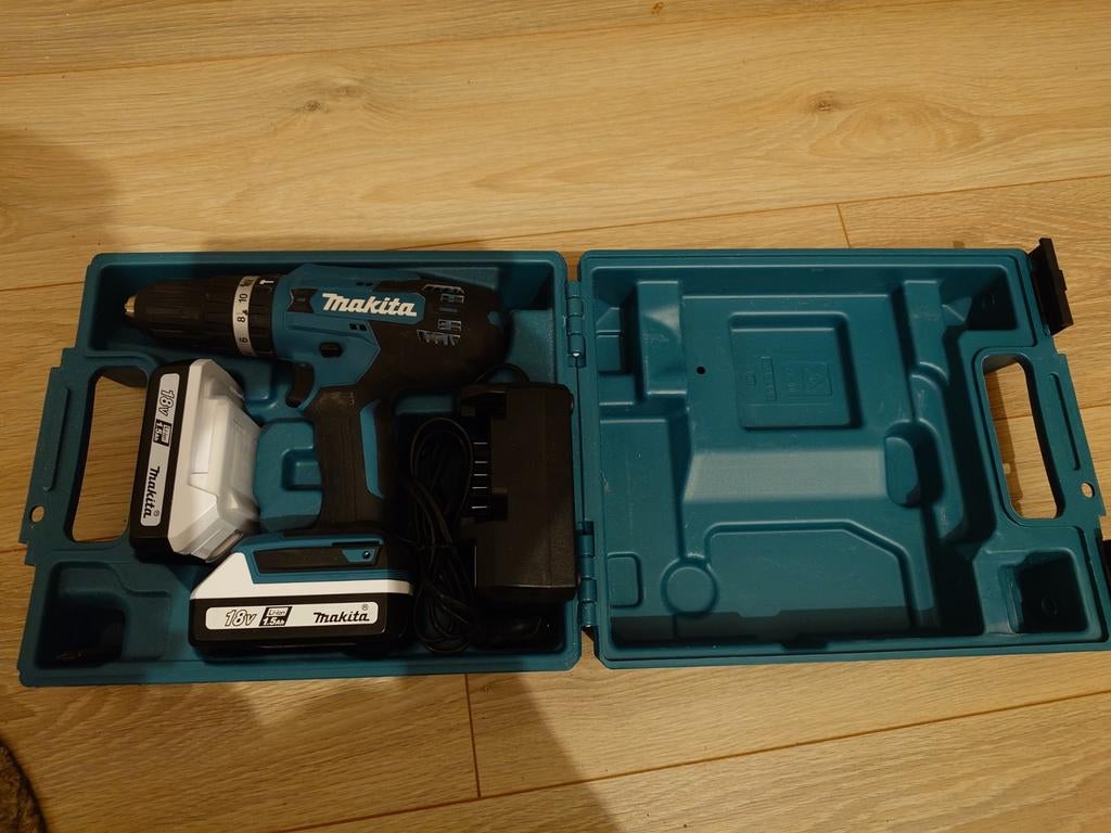 Makita HP488D 18v accu klopboormachine, Doe-het-zelf en Verbouw, Gereedschap | Boormachines, Ophalen, Gebruikt, Boor- en Schroefmachine