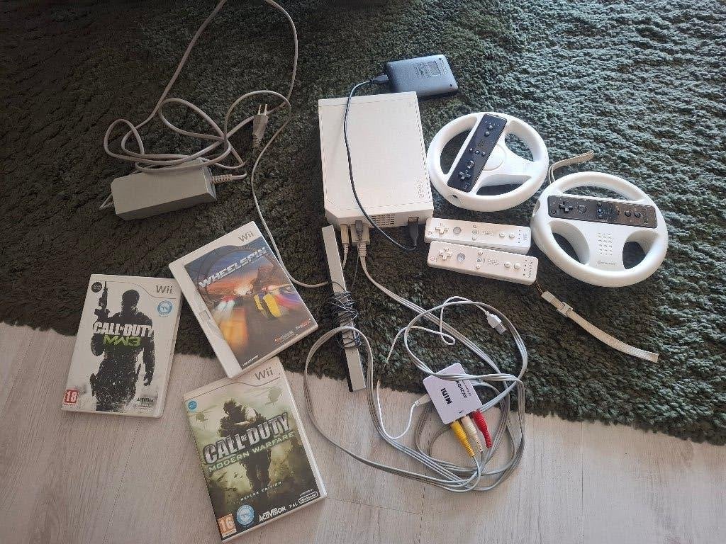 Nintendo wii met 264 spelletjes, Ophalen, Gebruikt, Met 3 controllers of meer, Met stuurtje