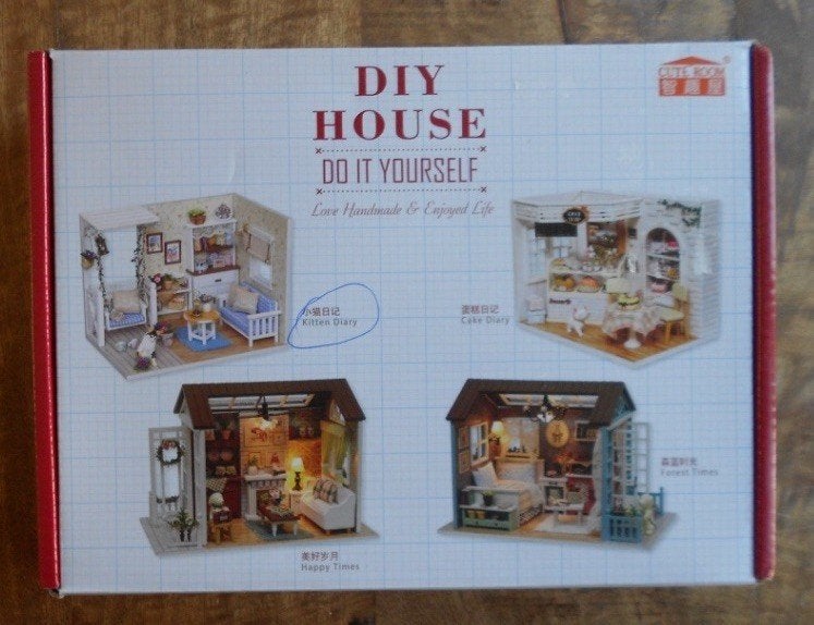 Zelfbouw miniatuurhuisje = Kitten Diary = incl Muziek / Dust, Ophalen of Verzenden, Nieuw, Knutselwerk
