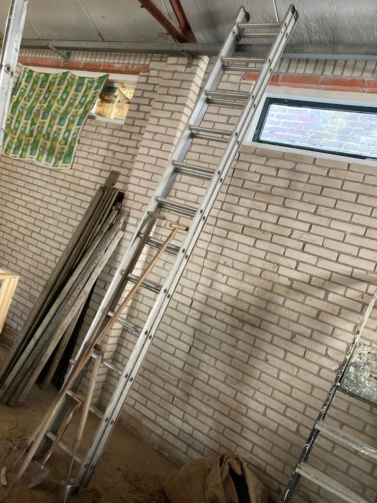 Ladder met 24 sporten, Ophalen, Gebruikt, 4 meter of meer
