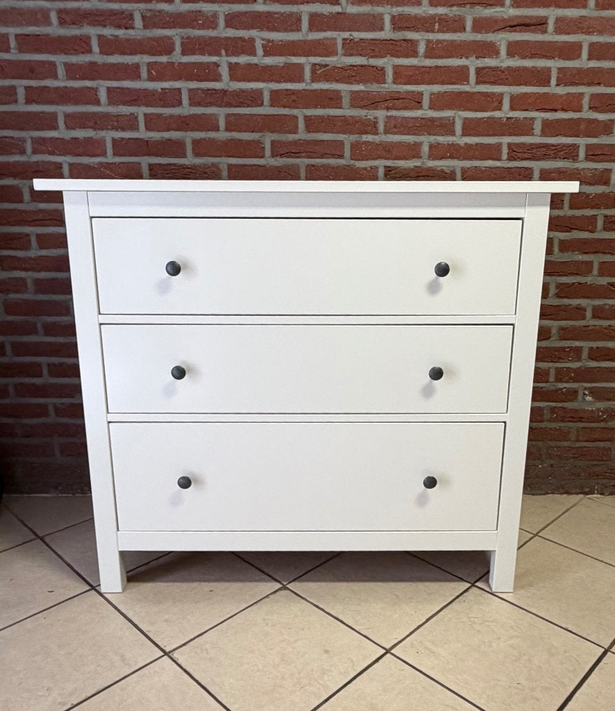 Hemnes Ladekast hoogglans wit, Huis en Inrichting, Kasten | Ladekasten, Ophalen, 100 tot 150 cm, Zo goed als nieuw, 3 of 4 laden