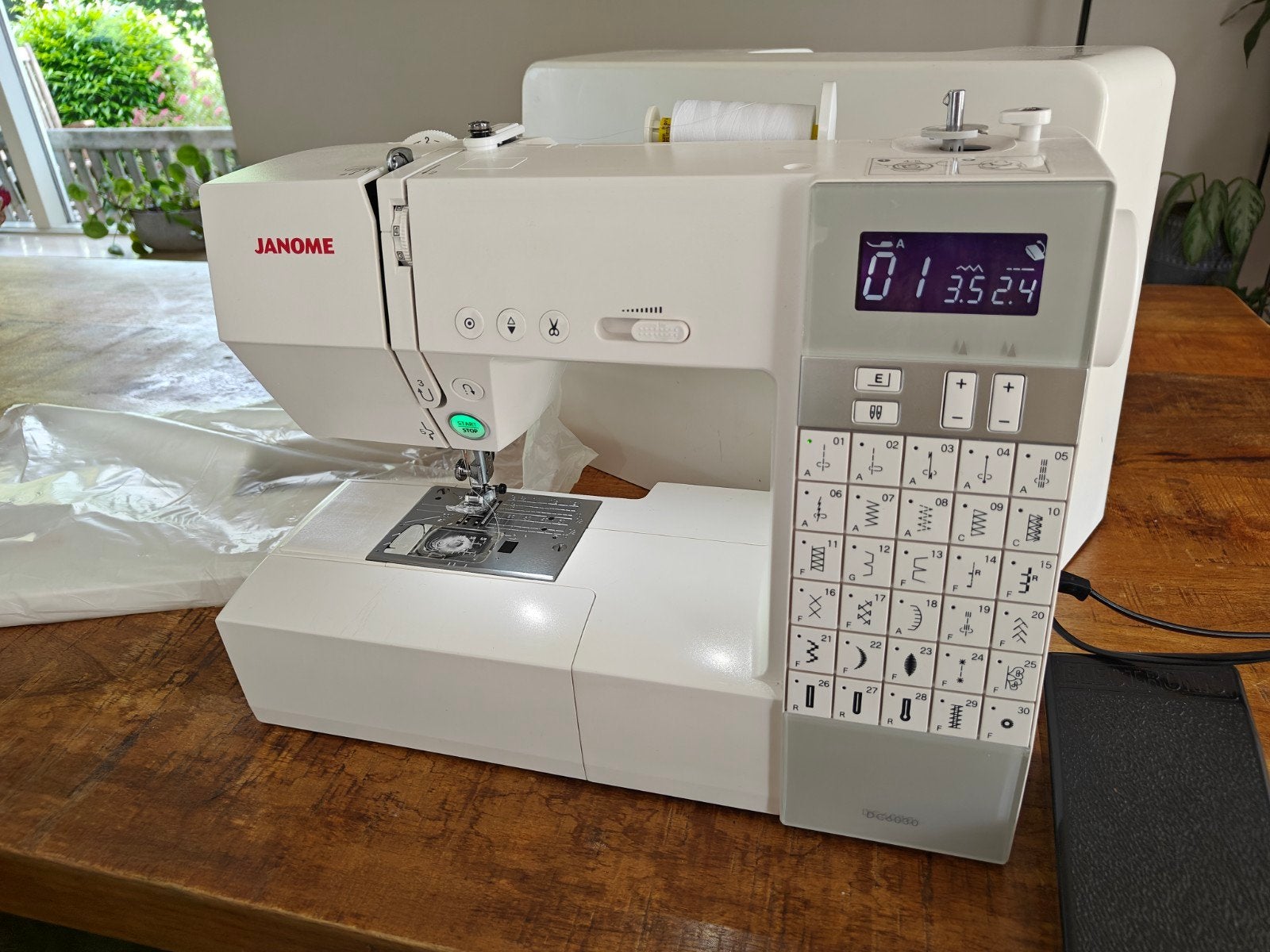 Janome DC 6030 Naaimachine met harde case en verlengstuk, Ophalen, Naaimachine, Overige merken