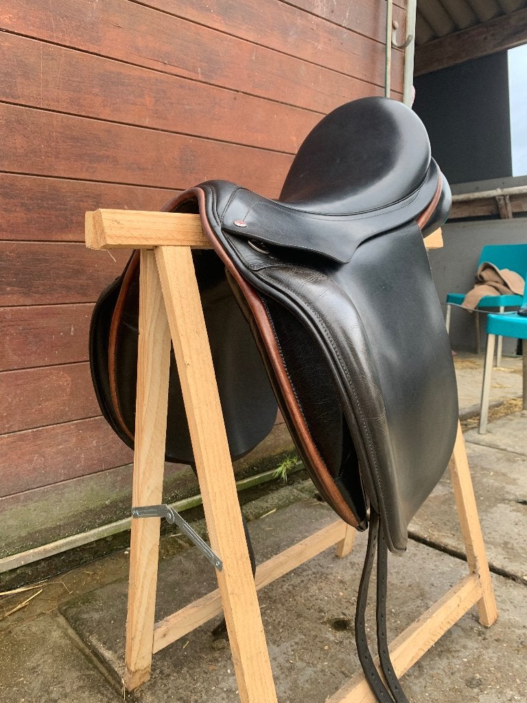 Schutte Sentrix zadel 17 inch, boom 31, Dieren en Toebehoren, Paarden en Pony's | Zadels, Gebruikt, Dressuur, Overige merken, M (17 inch)