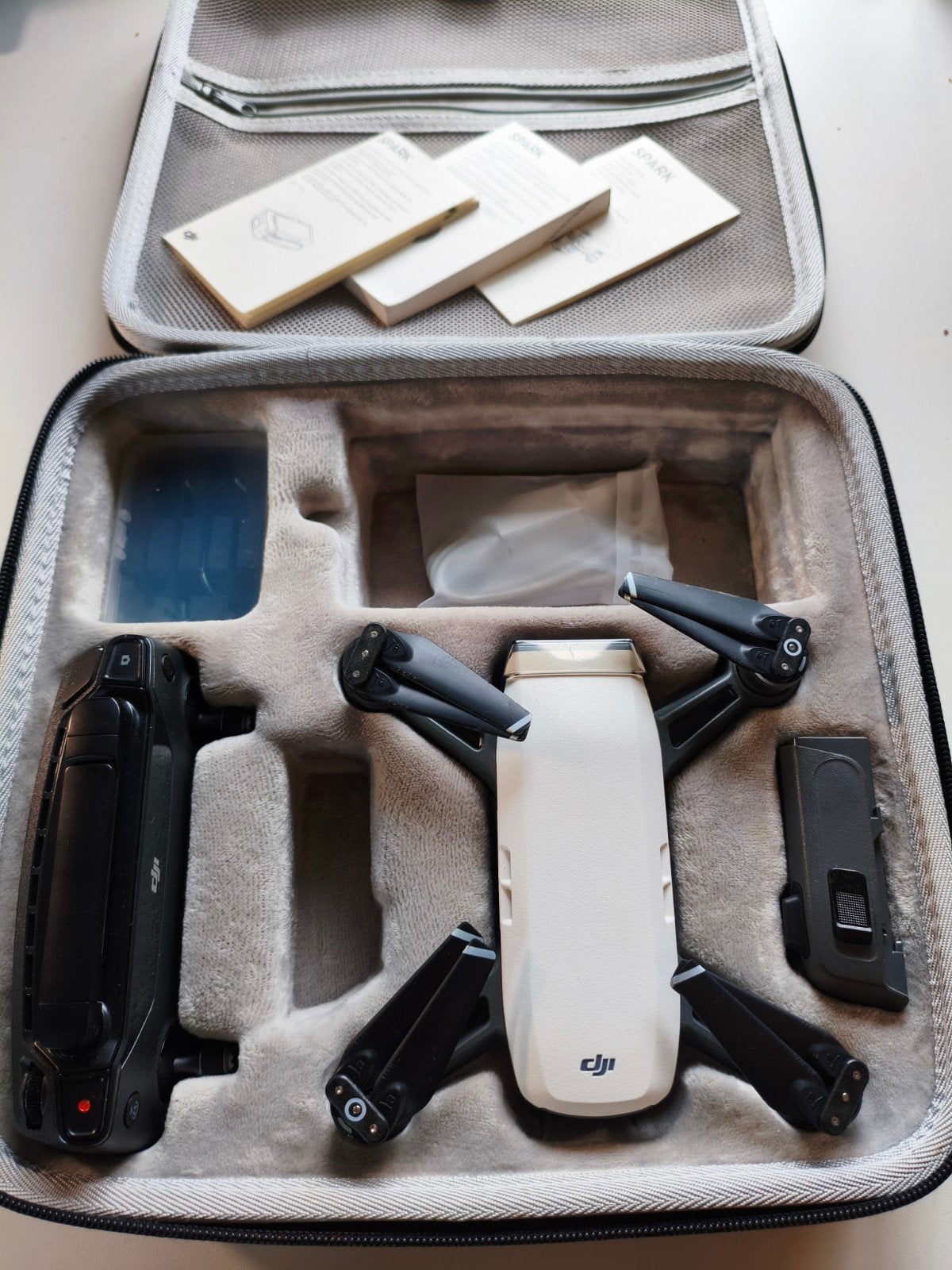 DJI Spark drone, 250 tot 900 gram, Cameradrone, Bediening via smartphone, Zo goed als nieuw