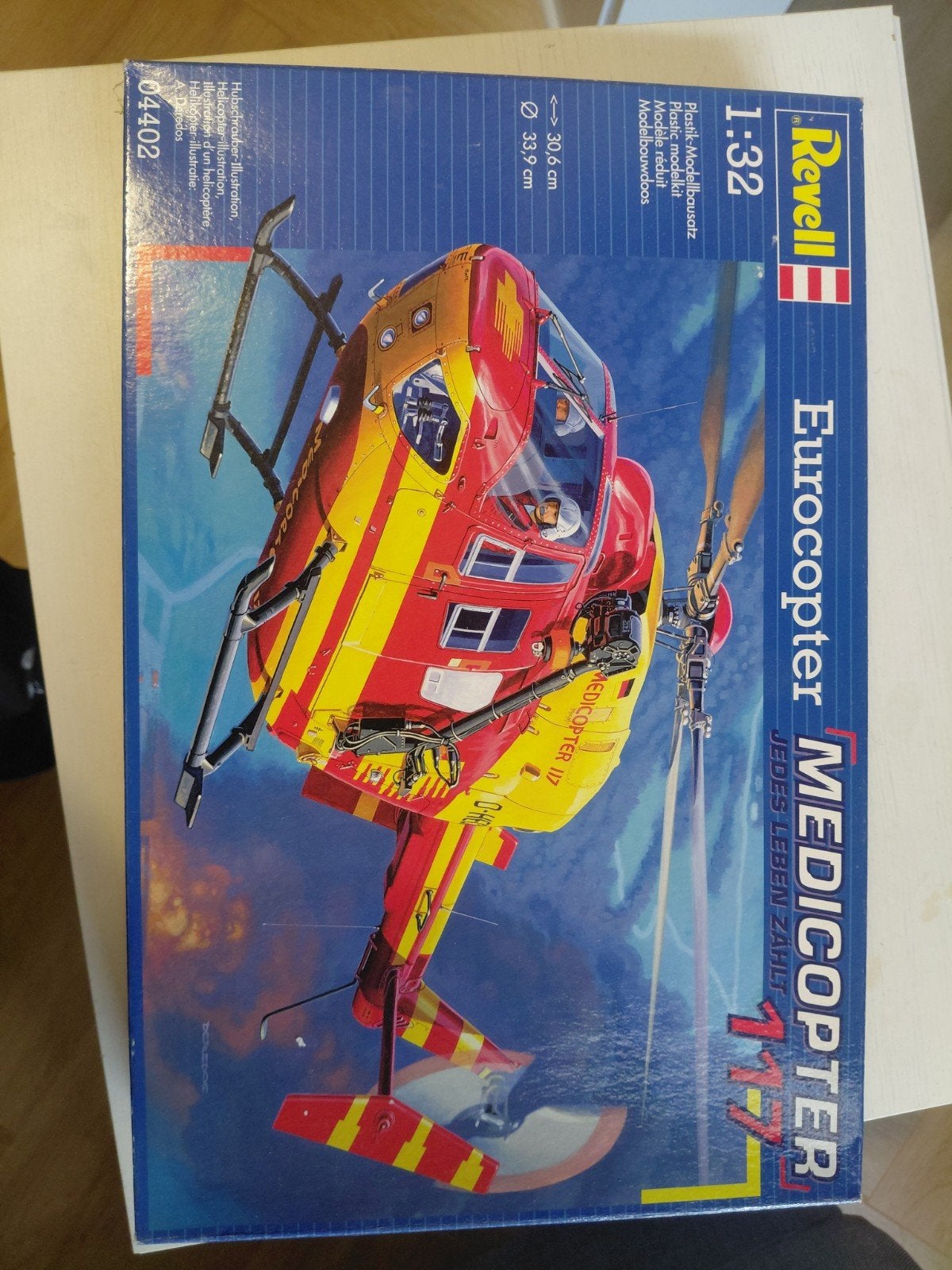 Revell Eurocopter Medicopter 117 modelbouw (3 stuks), Nieuw, Ophalen of Verzenden, Groter dan 1:72, Revell