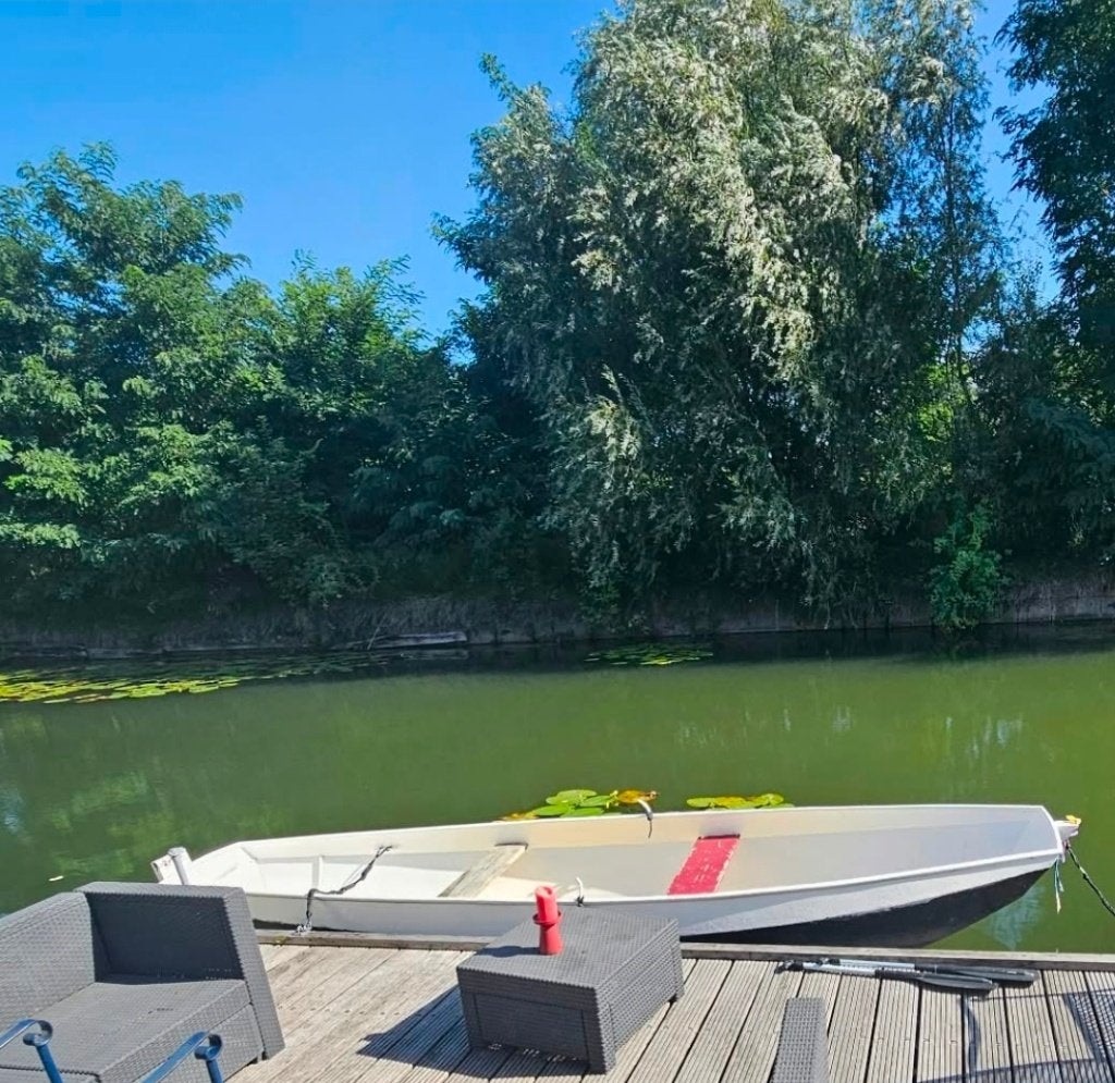 Boat / Boot with electric motor, Ophalen
