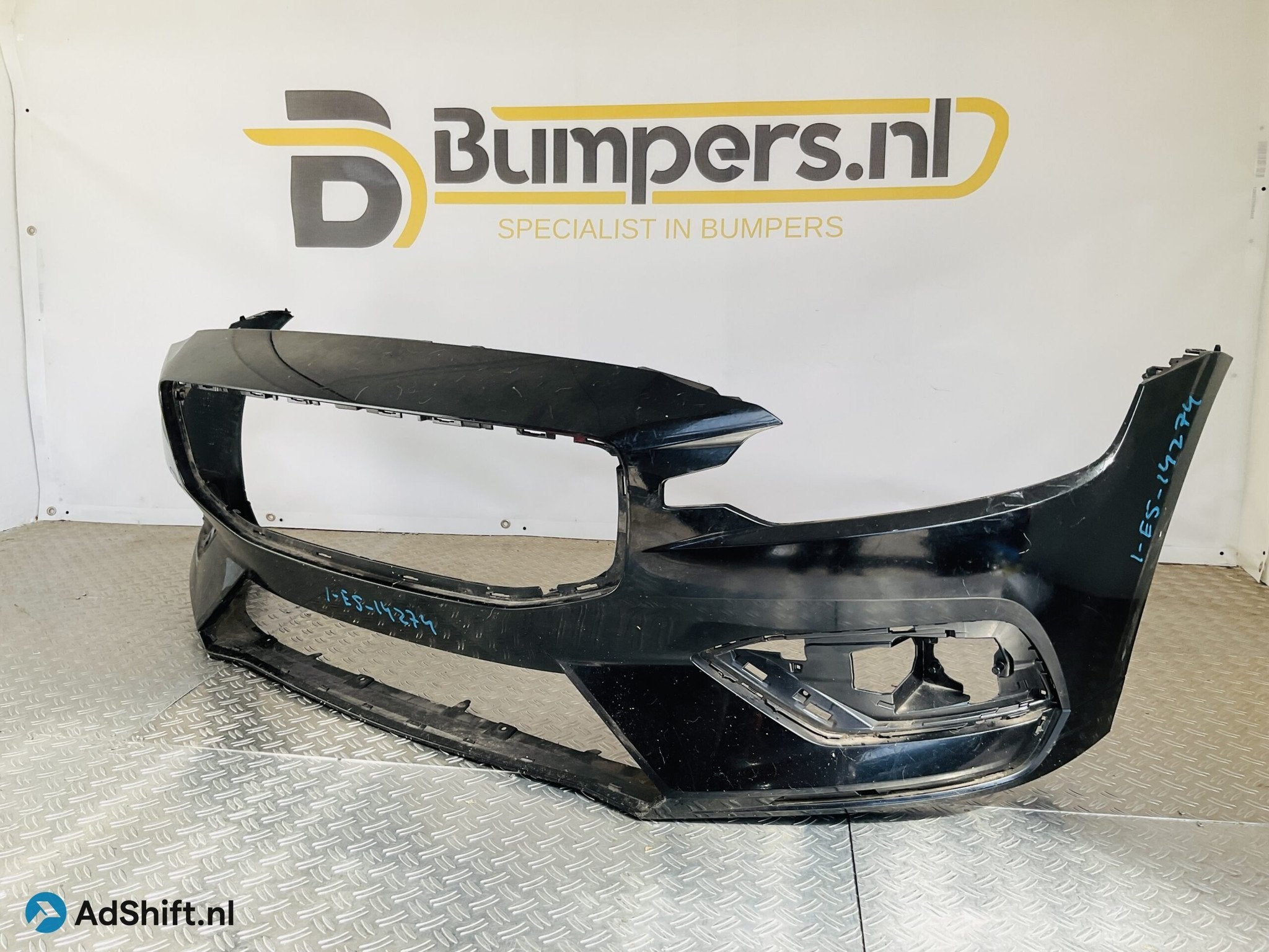 Bumper Volvo S60 V60 2018-2022 31690589 Voorbumper 1-E5-1427, Bumper