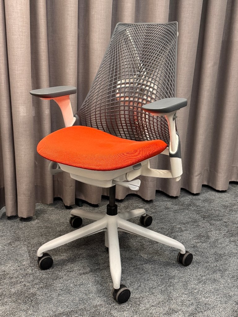 Herman Miller Sayl bureaustoel (1x), Oranje, Ophalen of Verzenden, Zo goed als nieuw, Bureaustoel