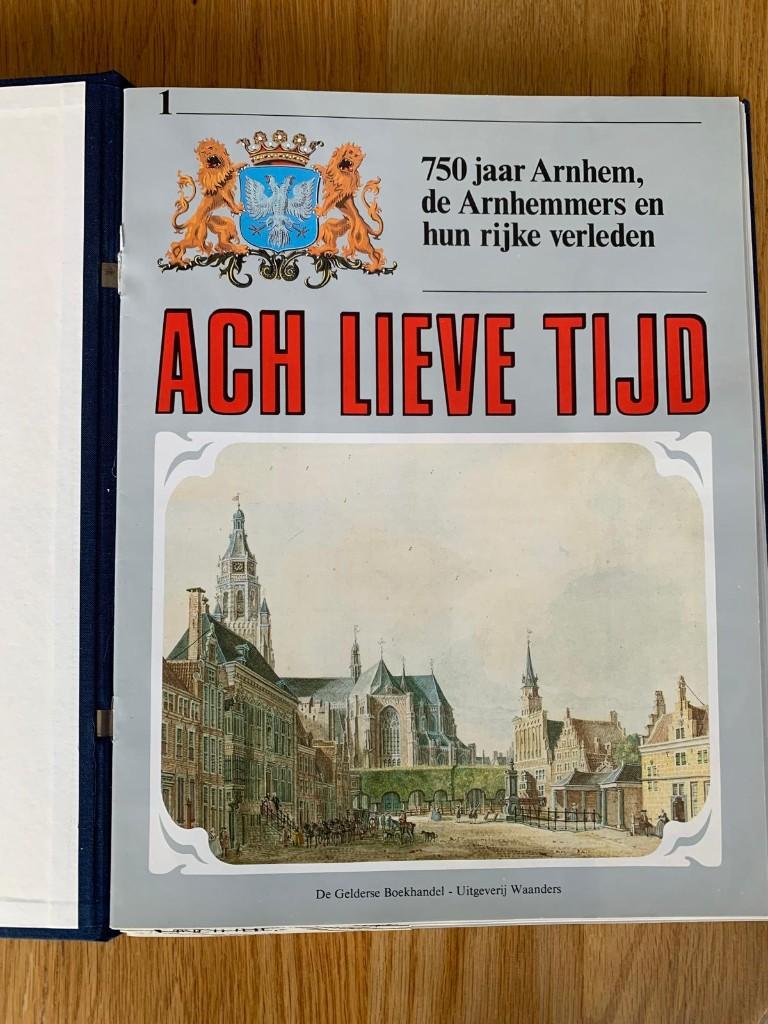 Arnhem 750 jaar, Ophalen of Verzenden, Zo goed als nieuw