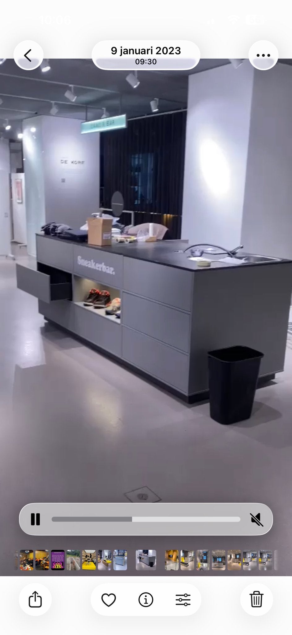Unieke Sneakerbar Balie - Zelf Ontworpen en Gemaakt, Ophalen, Zo goed als nieuw