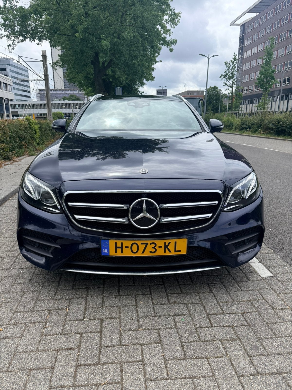 Mercedes-Benz E-Klasse E220 d 194pk 9G-TRONIC 2020 Blauw, Auto's, Automaat, Blauw, Diesel, 212 €/maand