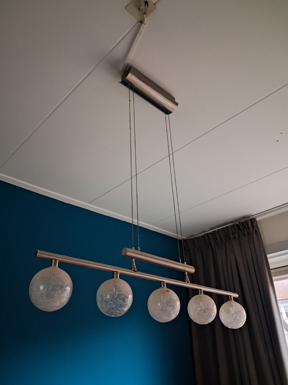 Moderne hanglamp met 5 glazen bollen, Huis en Inrichting, Ophalen, Gebruikt, Overige fittingen, Glas