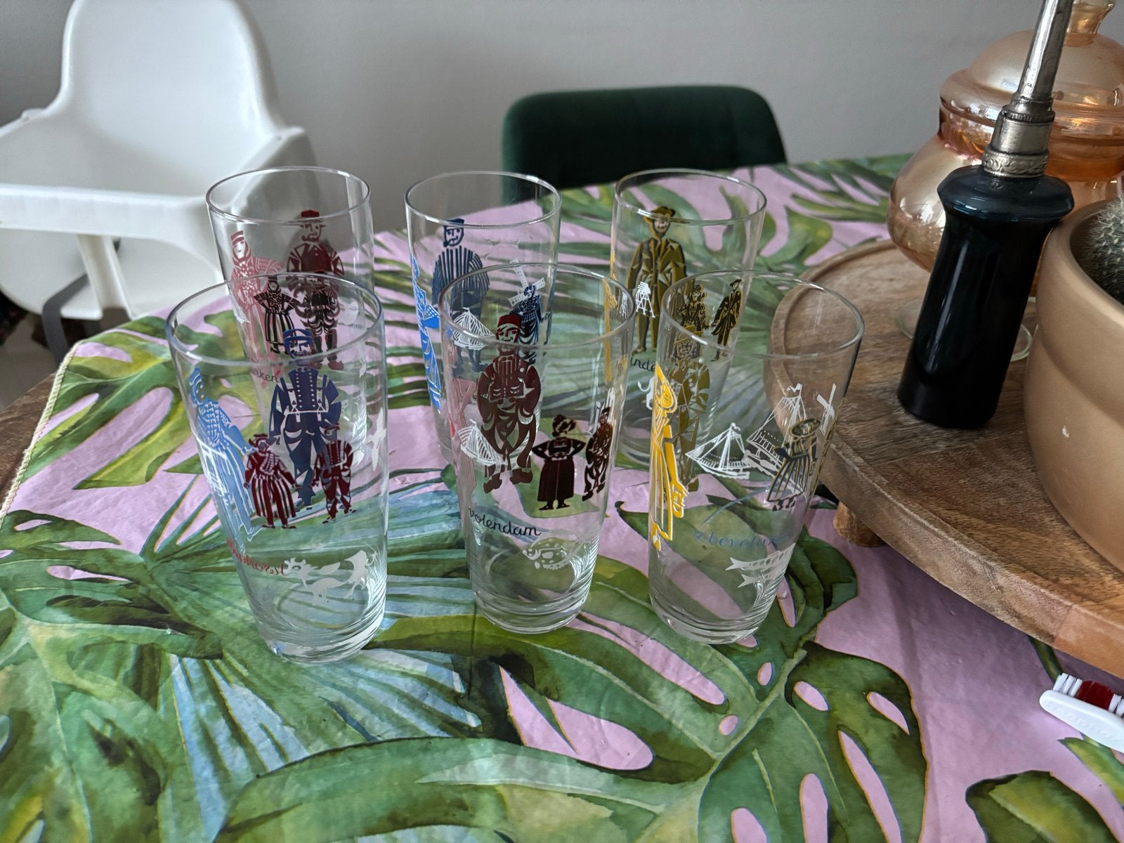 Set van 6 vintage Holland glazen met traditionele figuren, Ophalen