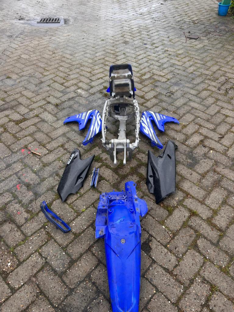 Yzf 450 frame 2022, Fietsen en Brommers, Minibikes, Midibikes en Pitbikes, Ophalen, Zo goed als nieuw, Overige typen
