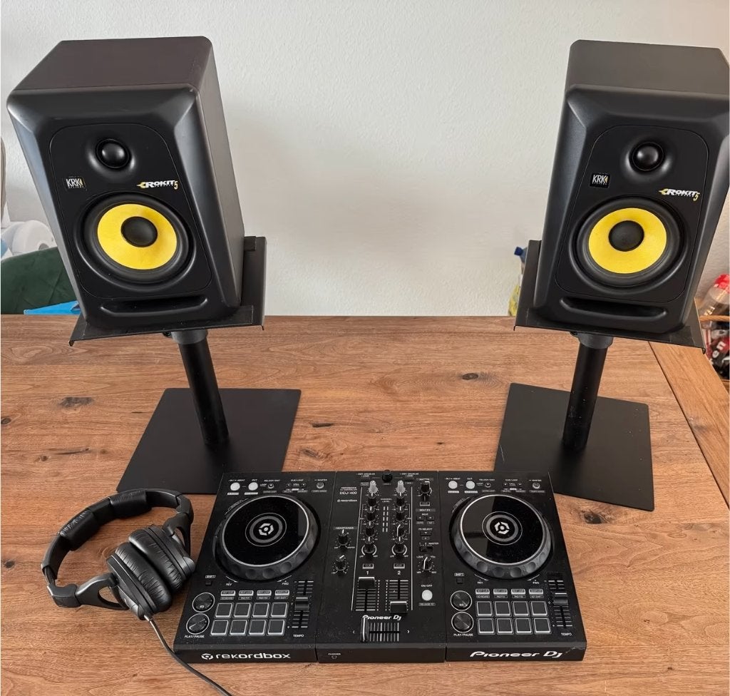 2 KRK Rokit 5 speakers in het zwart black actieve NIEUWSTAAT