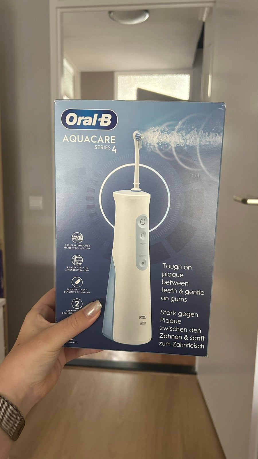 Oral-B AquaCare Series 4 Monddouche - Nieuw in doos, Ophalen of Verzenden, Zo goed als nieuw, Mondverzorging