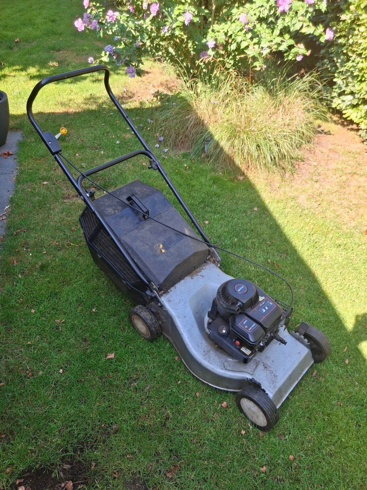 Briggs & Stratton benzine grasmaaier - start altijd, Ophalen, Cirkelmaaier, Gebruikt, Briggs & Stratton