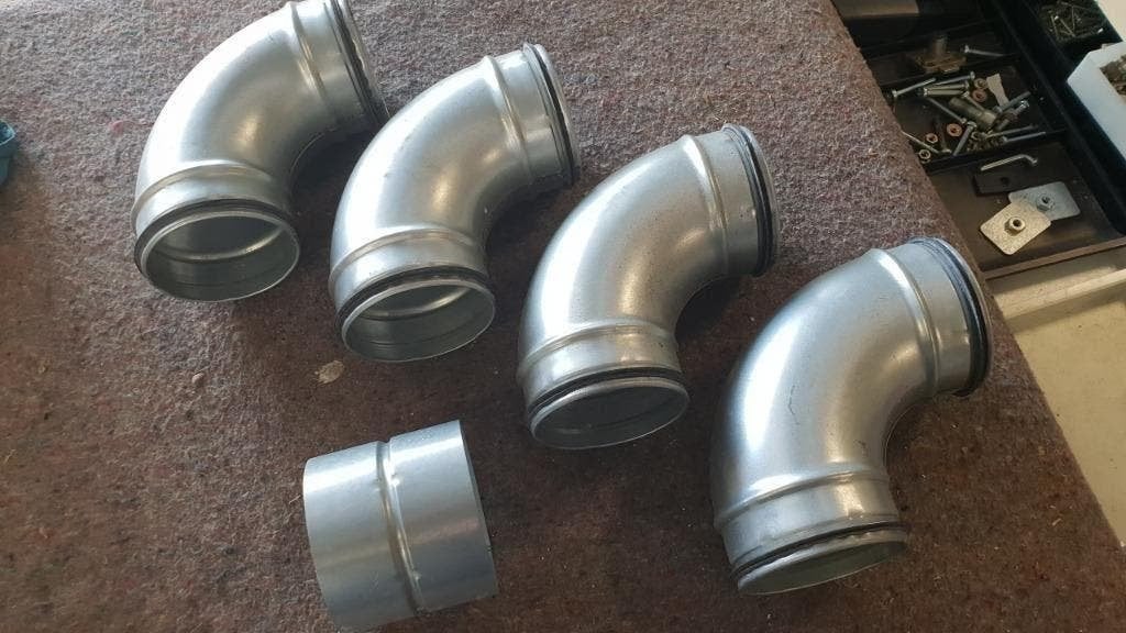 4X 90 gr. SPIRALO BOCHT VOOR VENTILATIE KANAAL BUIS  100 MM, Ophalen, Gebruikt, Ventilator