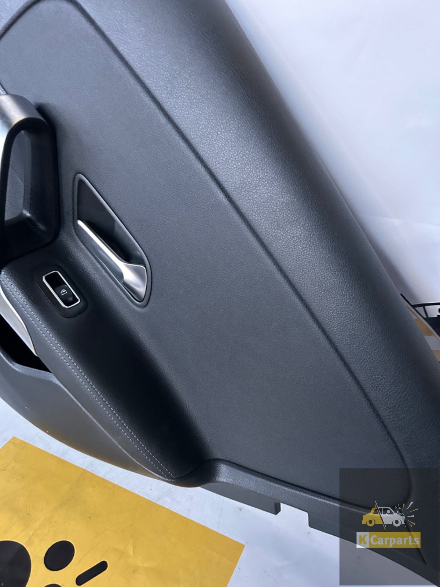 Deur bekleding Mercedes W177 Rechts achter a1777303600, Auto-onderdelen, Interieur en Bekleding, Info@fabrikant.eu, Fabrikantstraat 1
1000 AA  Amsterdam, NL