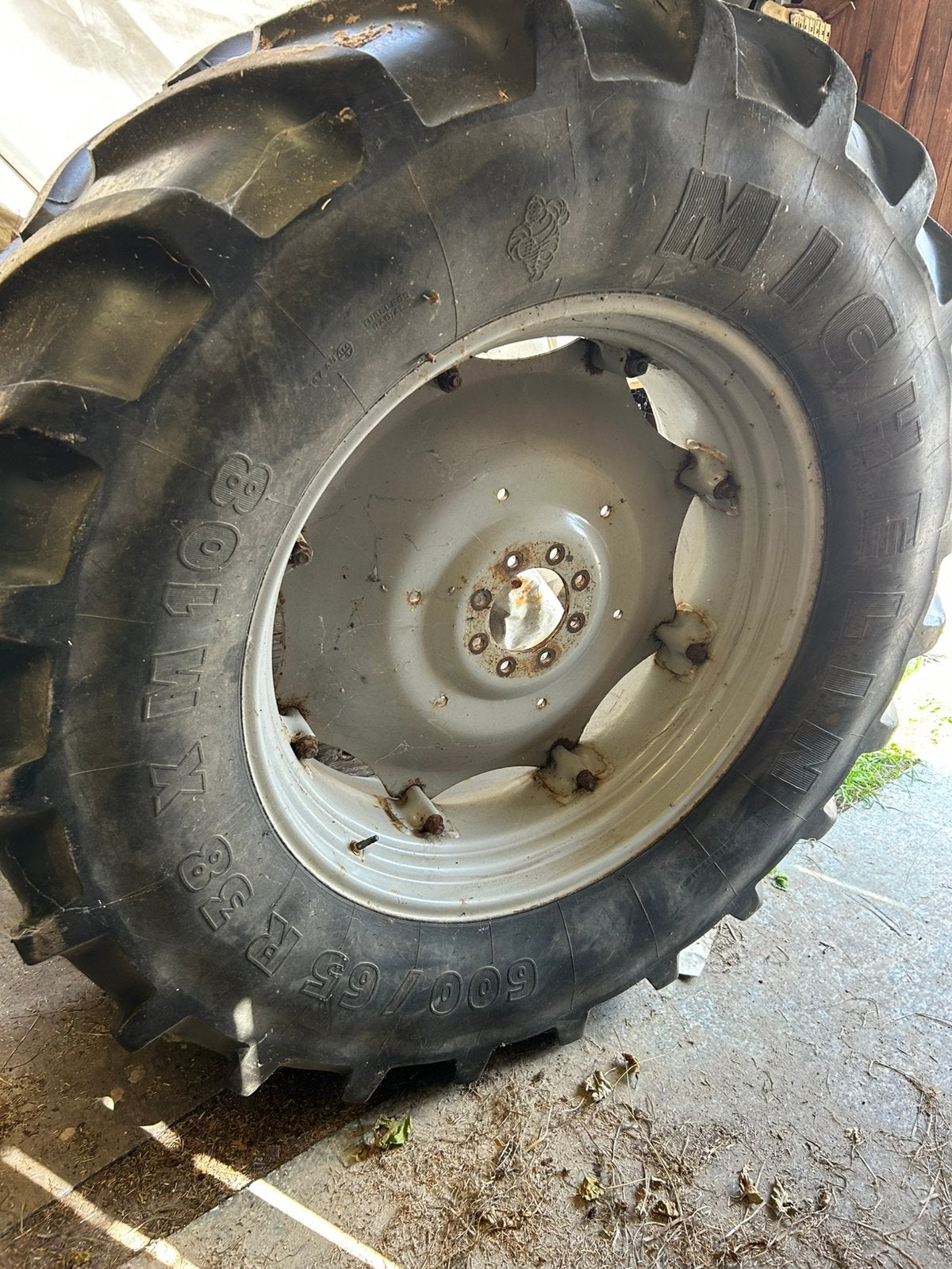 Set wielen Michelin 600/65R38 X M 108, Ophalen