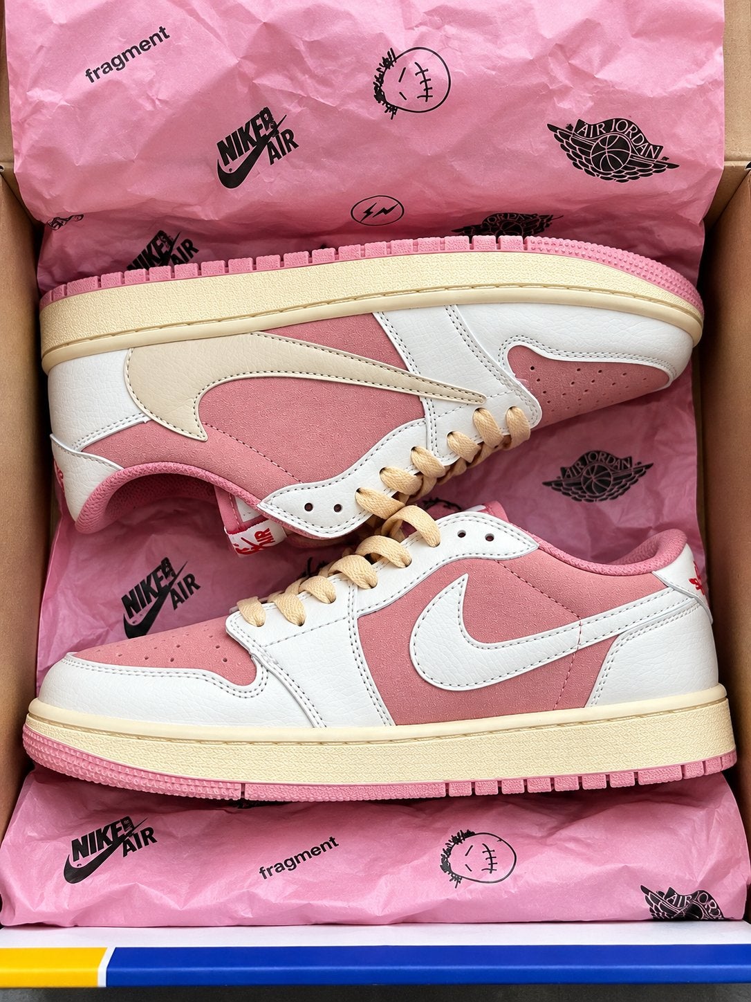 Air Jordan 1 Retro Low OG SP Travis Scott Shy Pink, Verzenden, Nieuw, Sneakers of Gympen, Roze